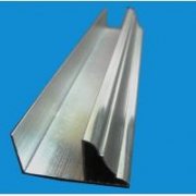 所述基材层和不锈钢复材层的结合界面处具有过