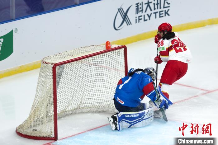 中国女冰4-0击败韩国队夺取亚锦赛两连胜，展现