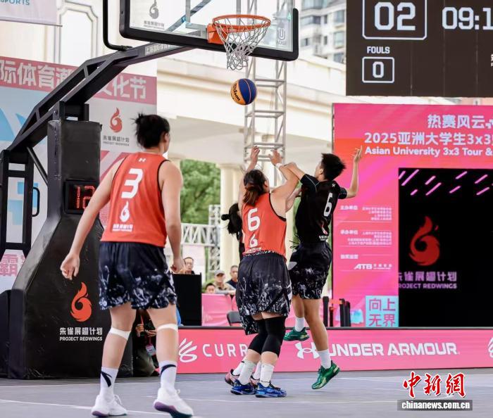 在静安区秋夜里，2025亚洲大学生3x3争霸赛在沪悄