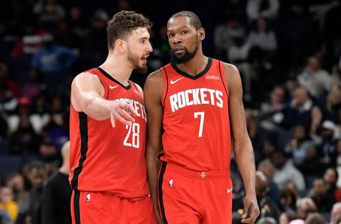 申京蜕变：从单打独斗到团队协作，火箭失误率