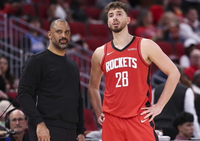 申京蜕变：从单打独斗到团队协作，火箭失误率